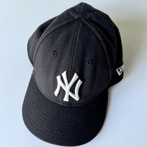 FREE ADD-ON - Authentic NY Yankees baseball cap 🧢